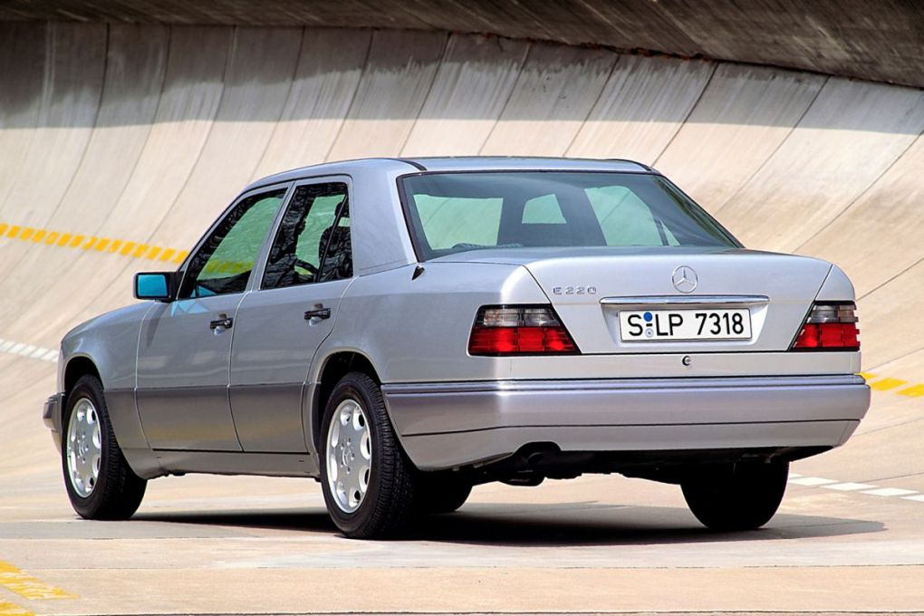 MercedesBenz E 300 TD, 108 kW, 4 ukseline, sedaan, diisel, automaat, 4 käiku, 1993 1995 MercedesBenz E 300 TD, 108 kW, 4 ukseline, sedaan, diisel, automaat, 4 käiku, 1993 1995